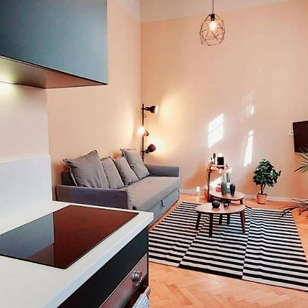 A+ Budapest Downtown Apartments Akacfa Exterior photo